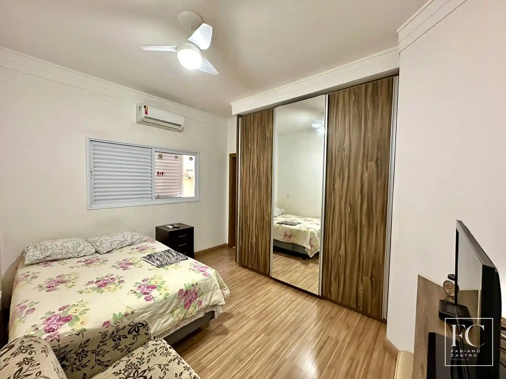 Casa de Condomínio com 3 quartos à venda, 220m² — foto 24 de 26