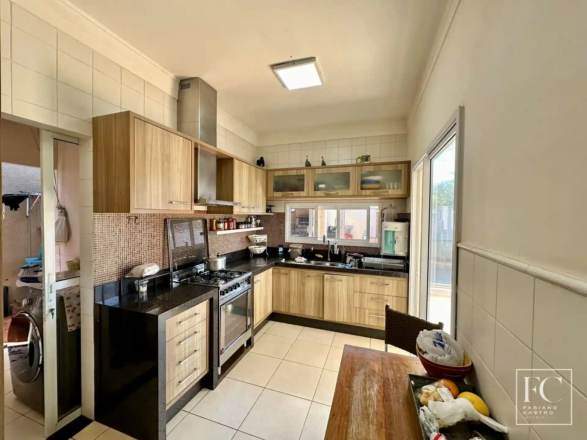Casa de Condomínio com 3 quartos à venda, 220m² — foto 8 de 26