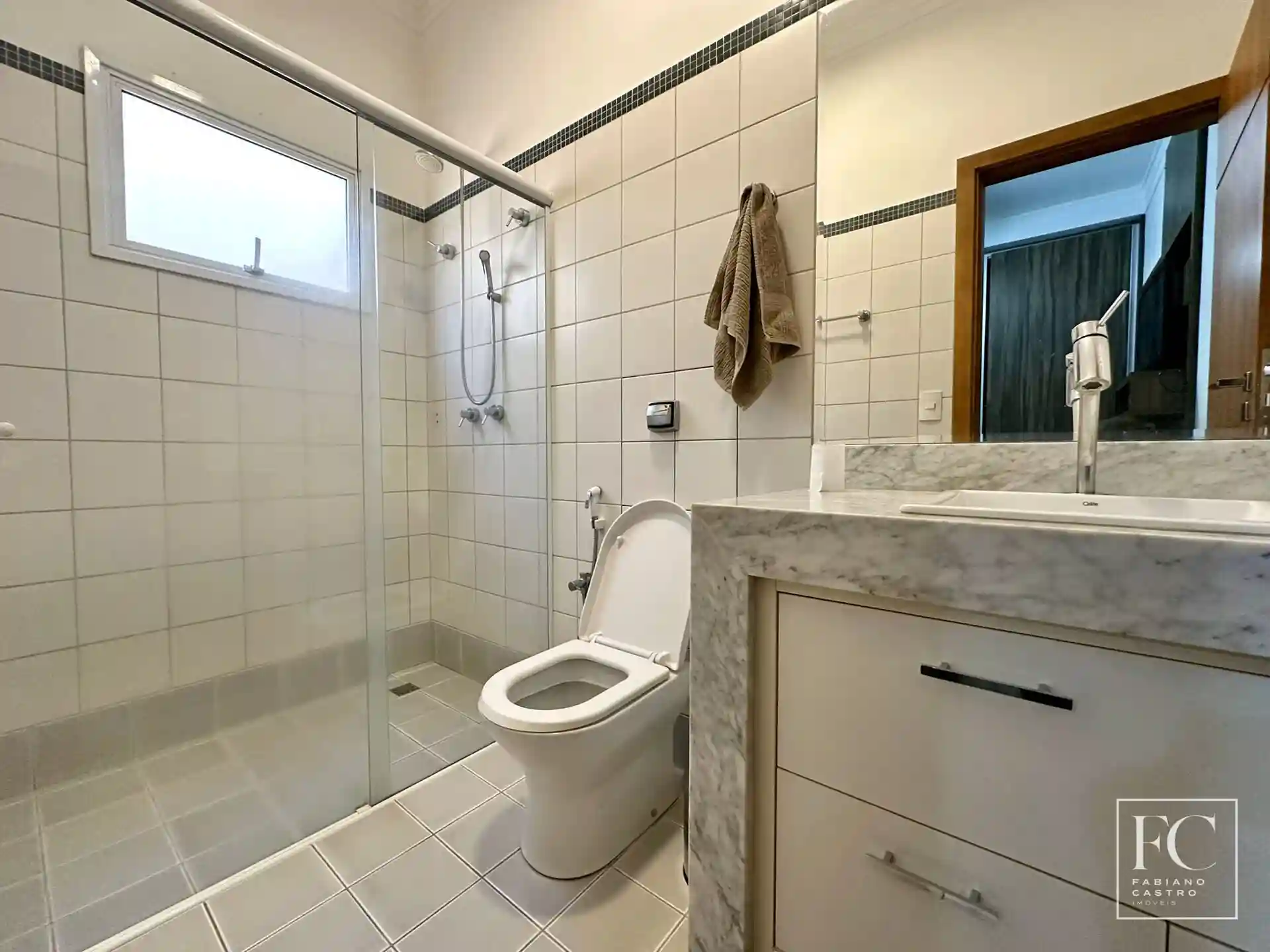 Casa de Condomínio com 3 quartos à venda, 220m² — foto 22 de 26