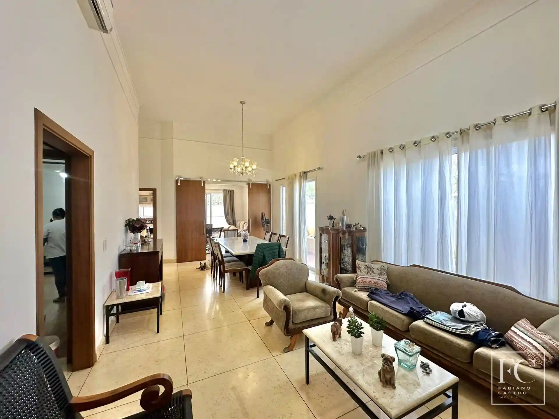 Casa de Condomínio com 3 quartos à venda, 220m² — foto 3 de 26