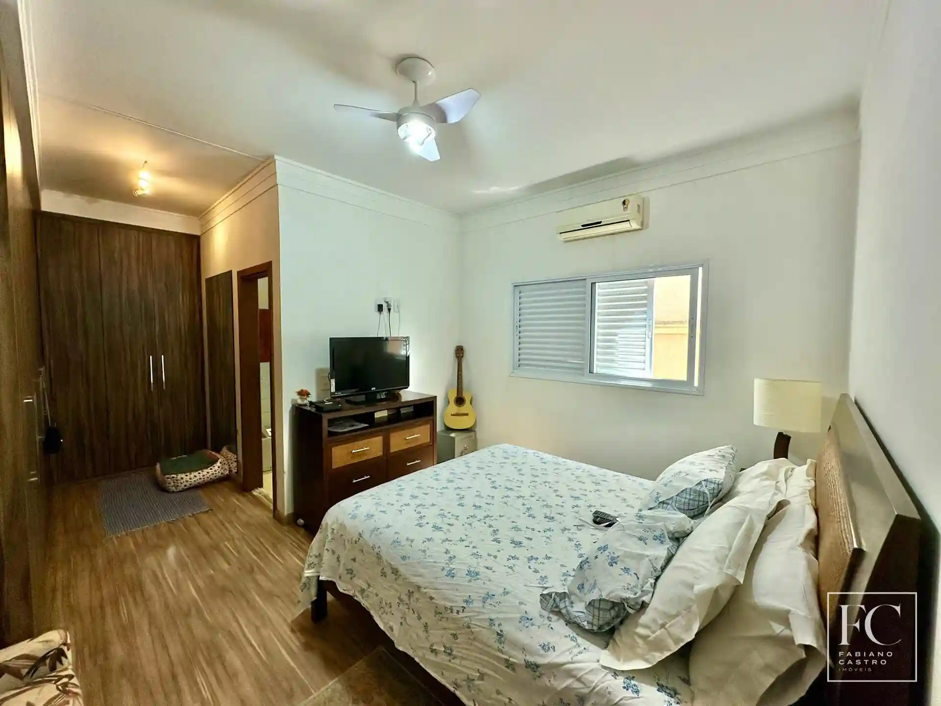 Casa de Condomínio com 3 quartos à venda, 220m² — foto 17 de 26