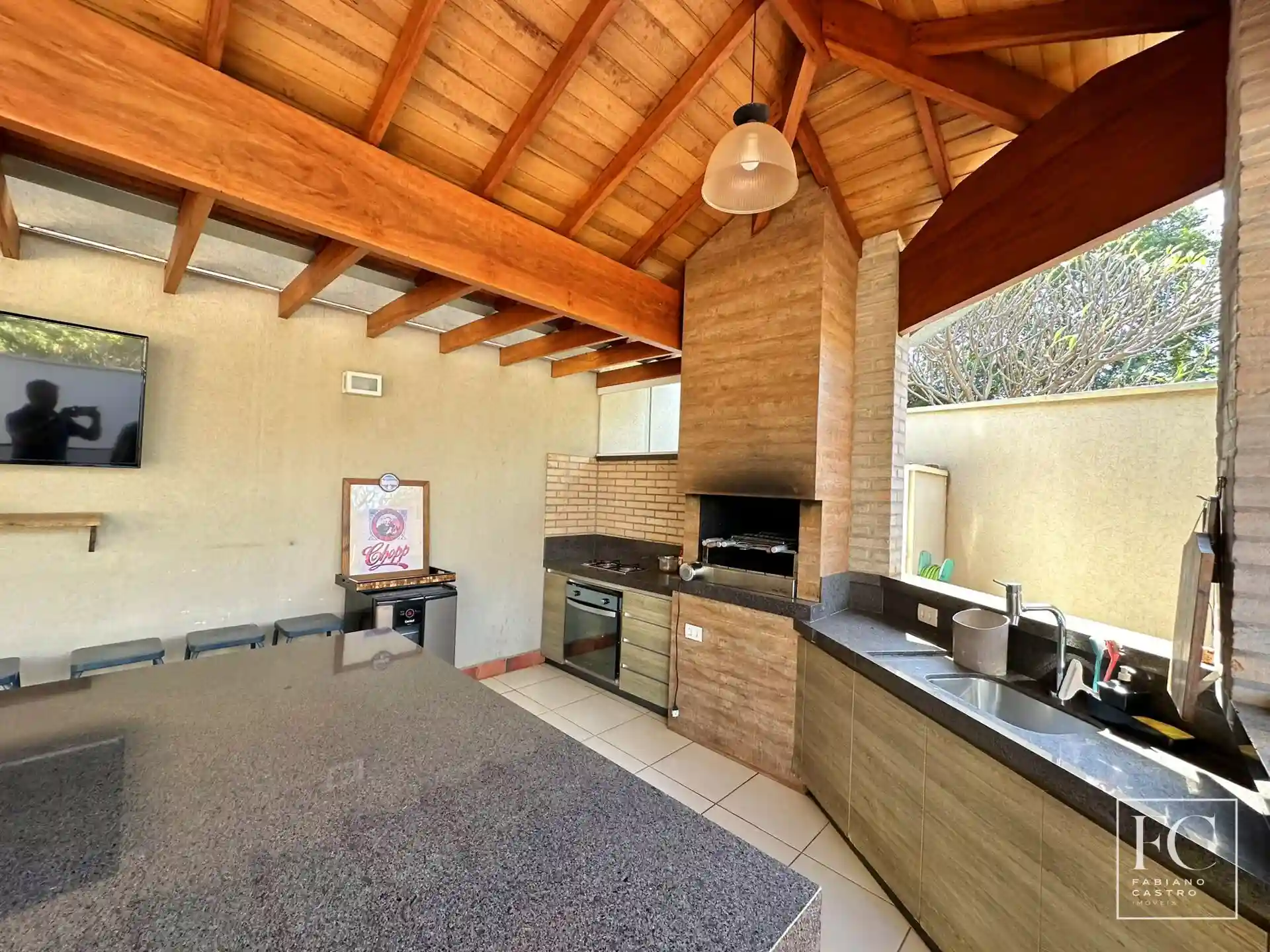 Casa de Condomínio com 3 quartos à venda, 220m² — foto 12 de 26