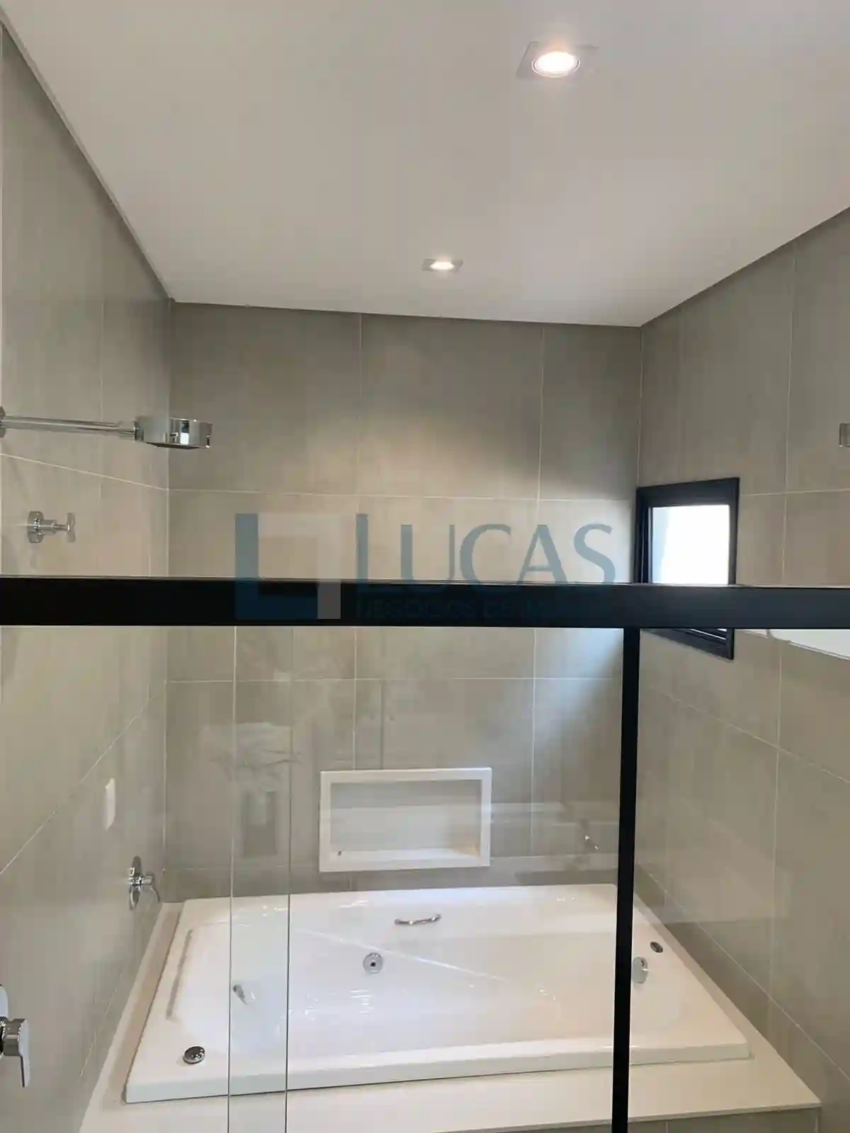 Casa de Condomínio com 3 quartos à venda, 220m² — foto 6 de 8