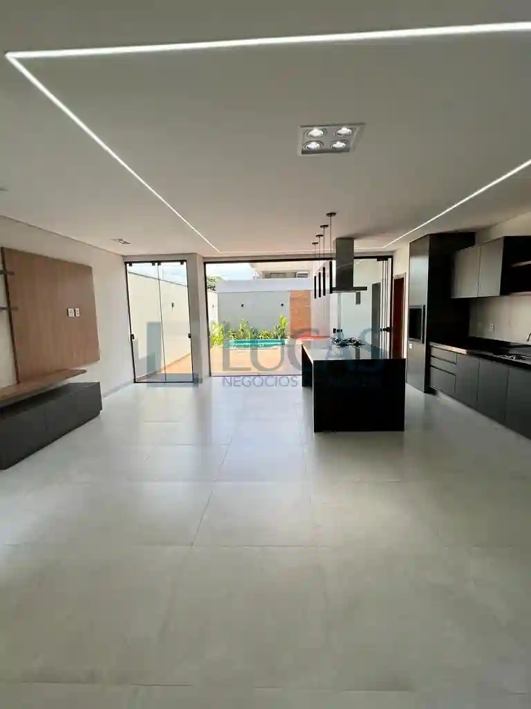 Casa de Condomínio com 3 quartos à venda, 220m² — foto 2 de 8