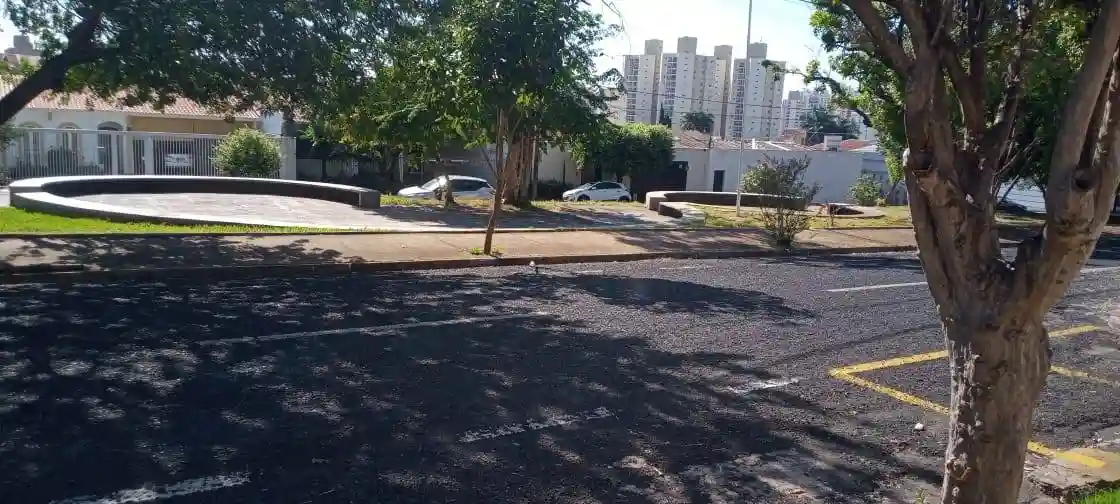 Casa Comercial com 2 quartos à venda, 242m² — foto 2 de 18