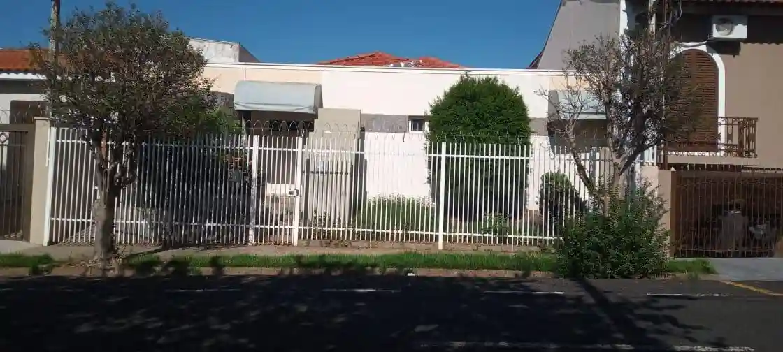 Casa Comercial com 2 quartos à venda, 242m² — foto 1 de 18