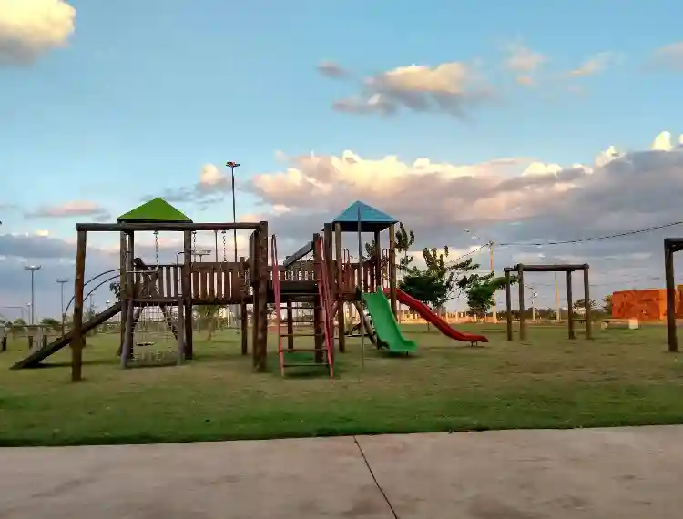 Terreno / Lote / Condomínio  à venda, 338m² — foto 3 de 5