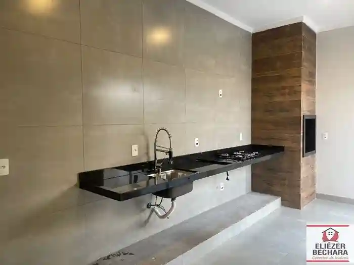 Casa com 2 quartos à venda, 80m² — foto 2 de 26