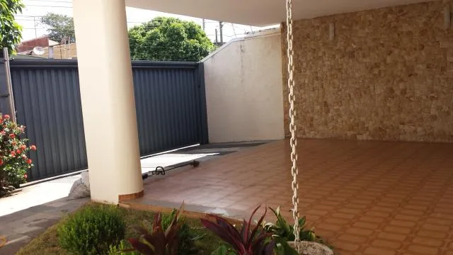 Casa à venda — foto 2 de 10