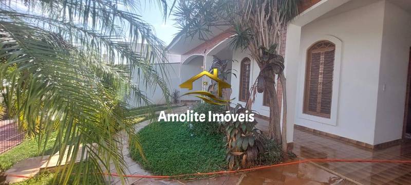Casa com 3 quartos à venda, 290m² — foto 1 de 26