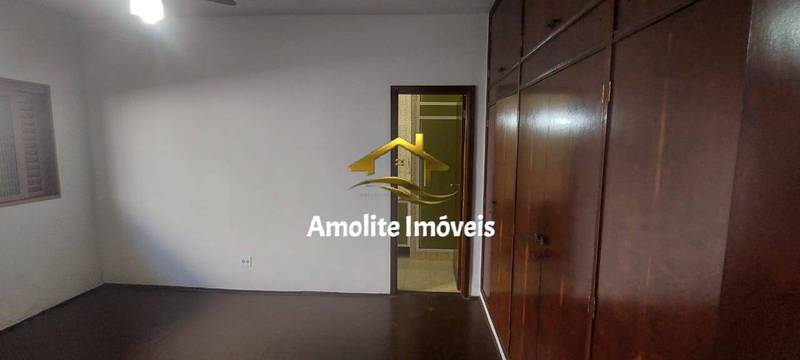 Casa com 3 quartos à venda, 290m² — foto 18 de 26
