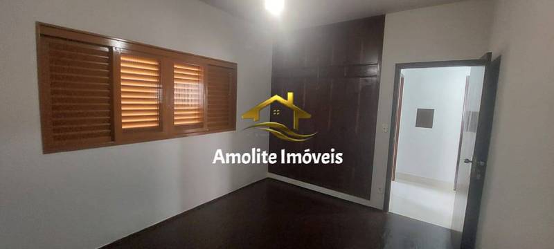 Casa com 3 quartos à venda, 290m² — foto 22 de 26