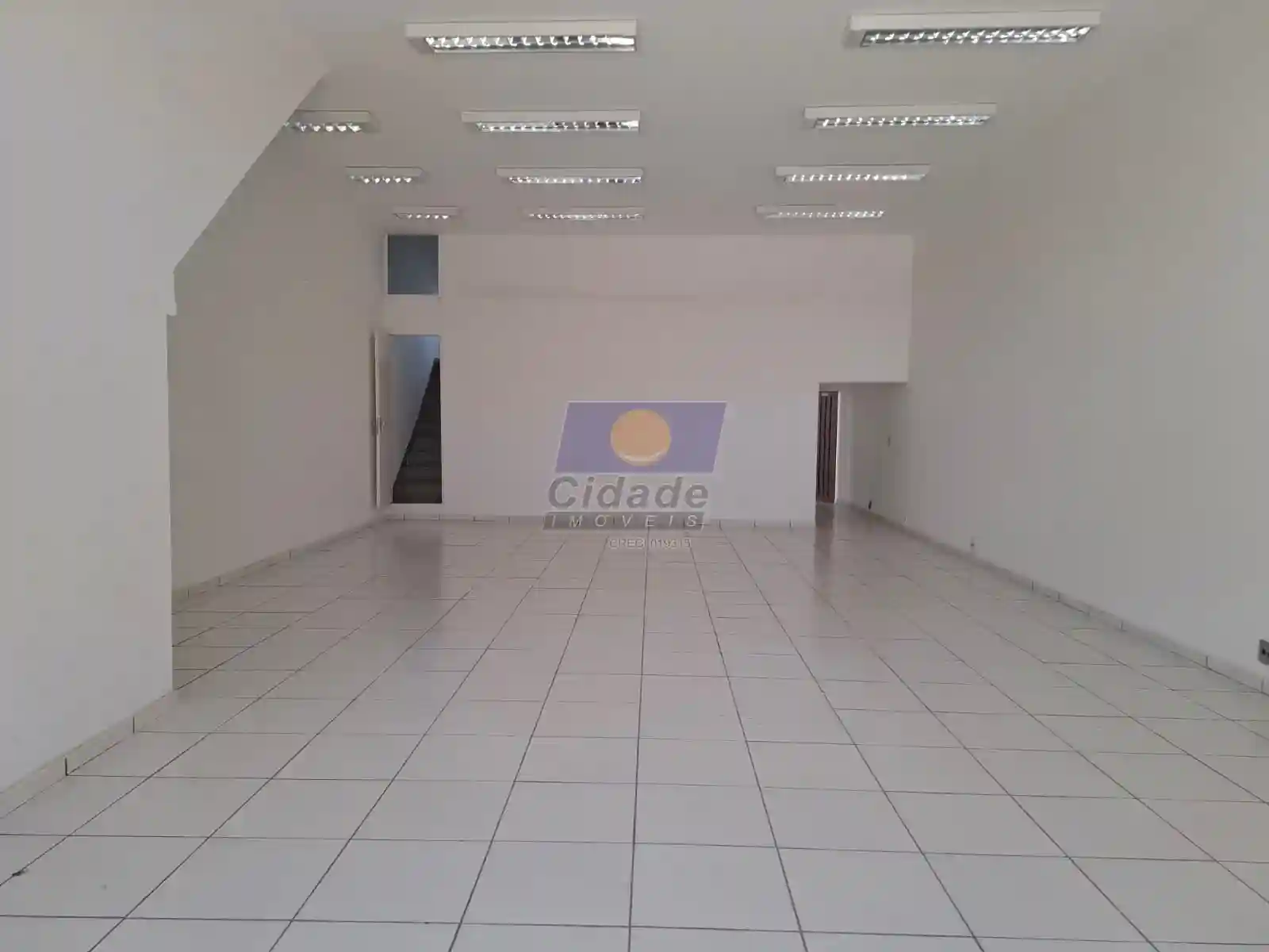 Loja / Salão / Ponto Comercial  à venda, 224m² — foto 2 de 5