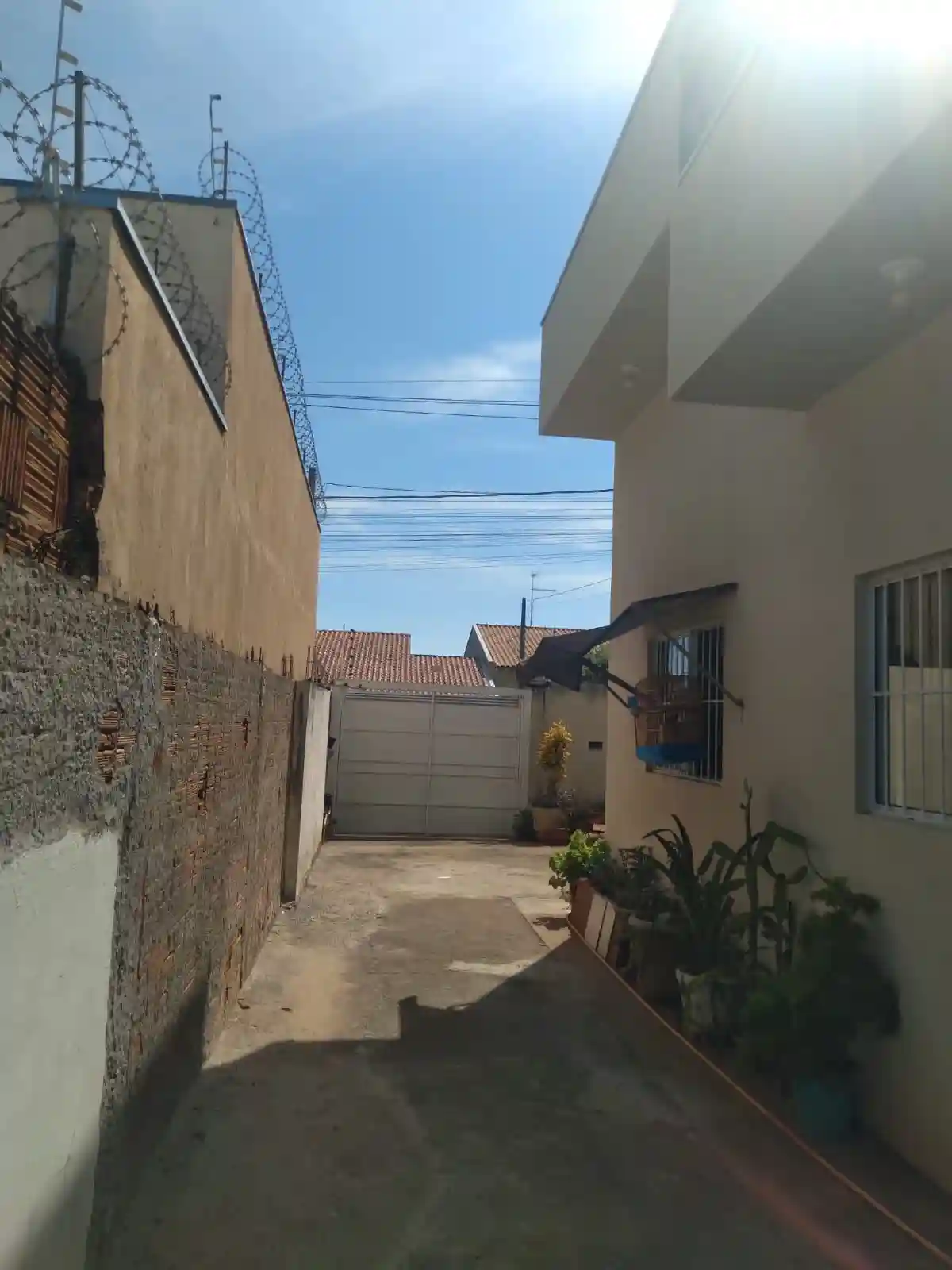Casa com 2 quartos à venda, 208m² — foto 2 de 3