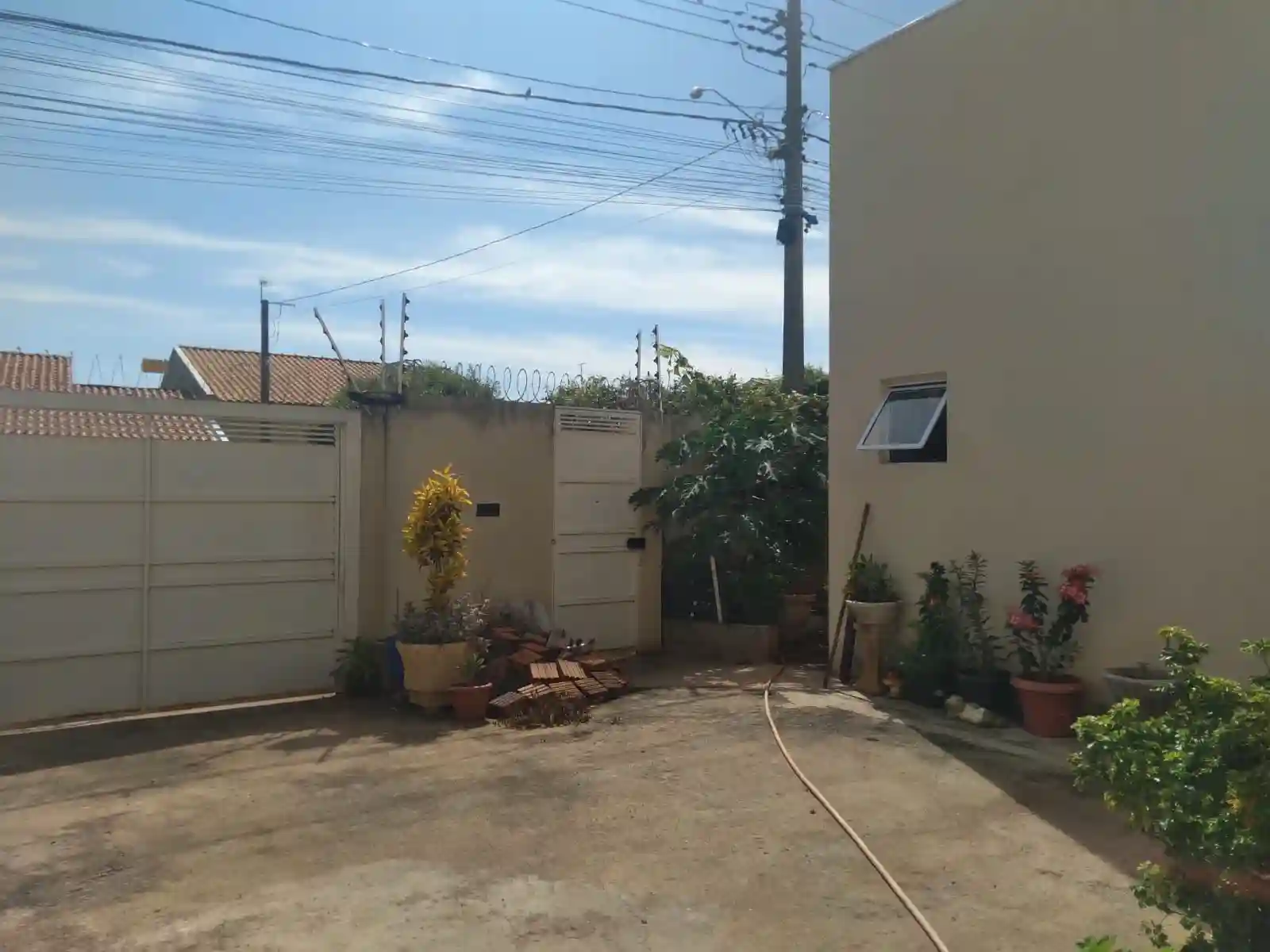 Casa com 2 quartos à venda, 208m² — foto 1 de 3