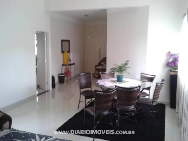 Casa de Condomínio à venda — foto 1 de 2