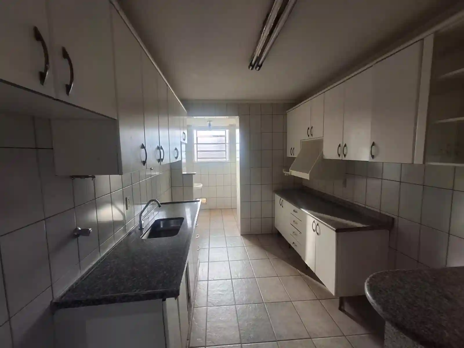 Apartamento com 2 quartos à venda, 75m² — foto 4 de 9