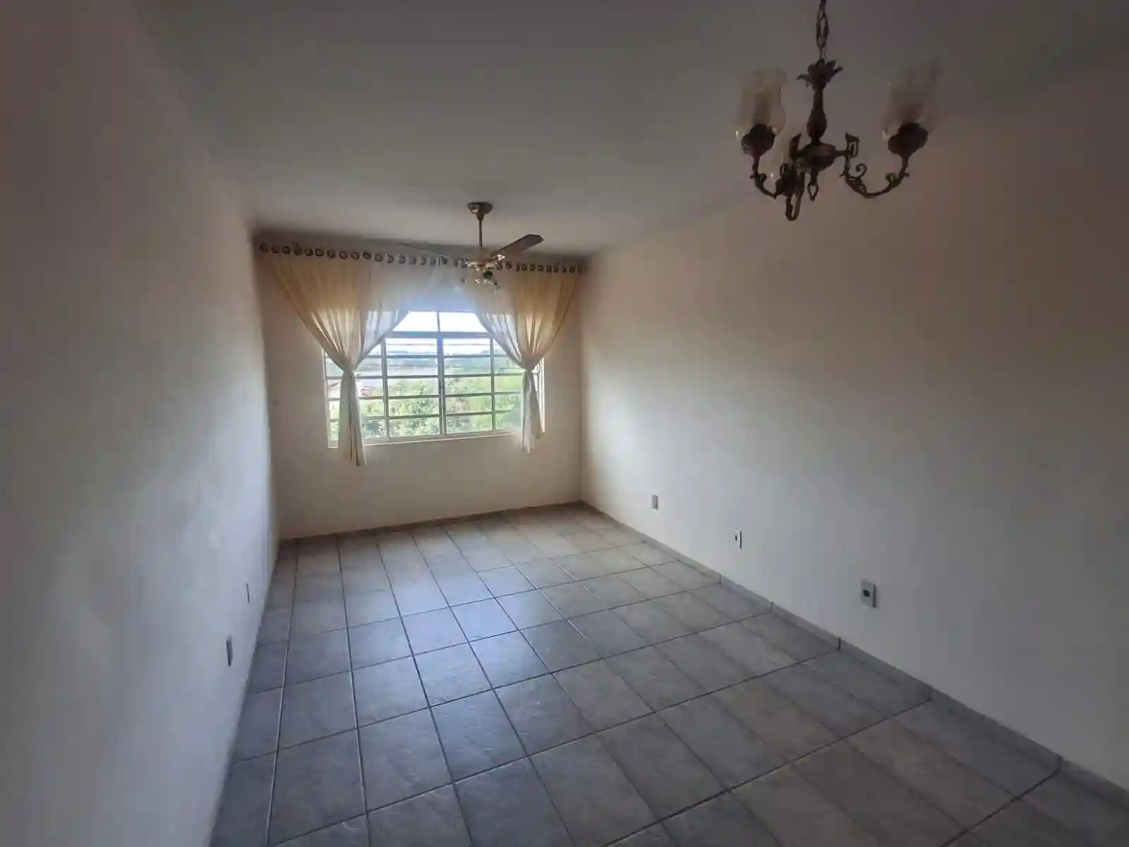 Apartamento com 2 quartos à venda, 75m² — foto 2 de 9