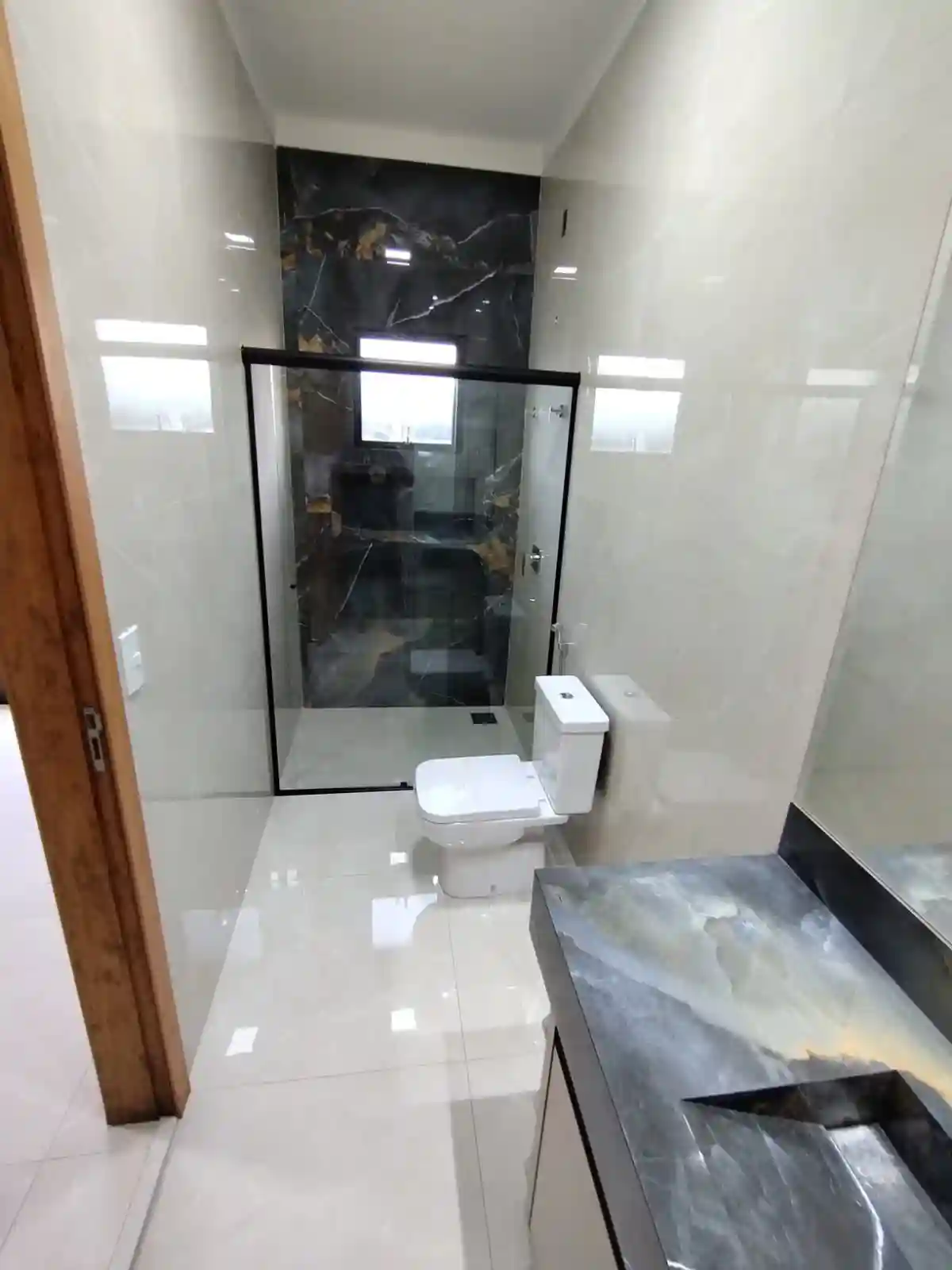 Casa de Condomínio com 3 quartos à venda, 200m² — foto 2 de 21