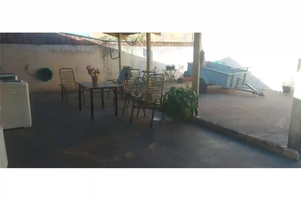Casa com 2 quartos à venda, 223m² — foto 3 de 4