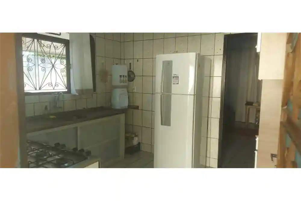 Casa com 2 quartos à venda, 223m² — foto 2 de 4