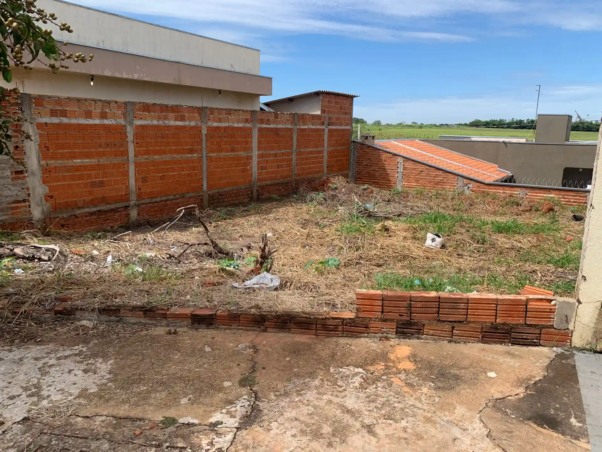Terreno / Lote / Condomínio  à venda, 184m² — foto 3 de 3
