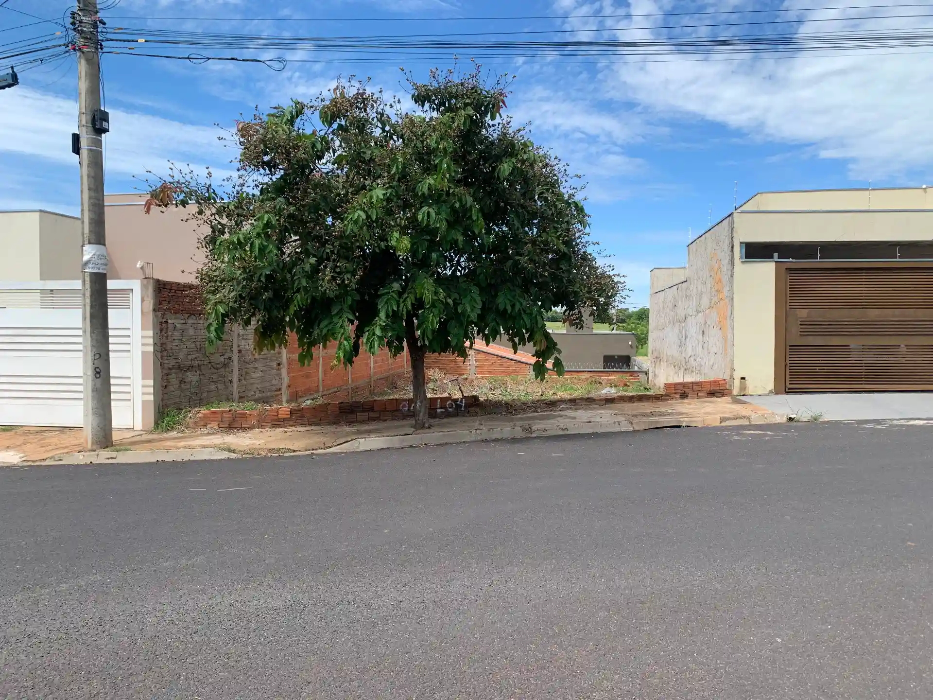 Terreno / Lote / Condomínio  à venda, 184m² — foto 2 de 3