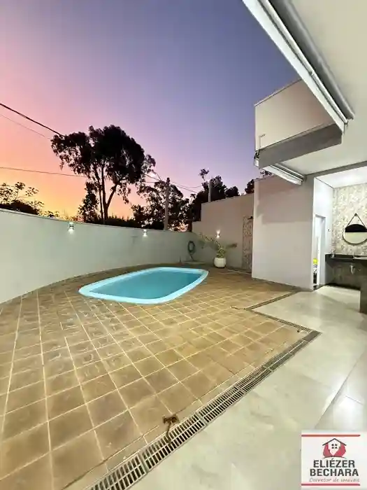 Casa com 2 quartos à venda, 140m² — foto 2 de 31