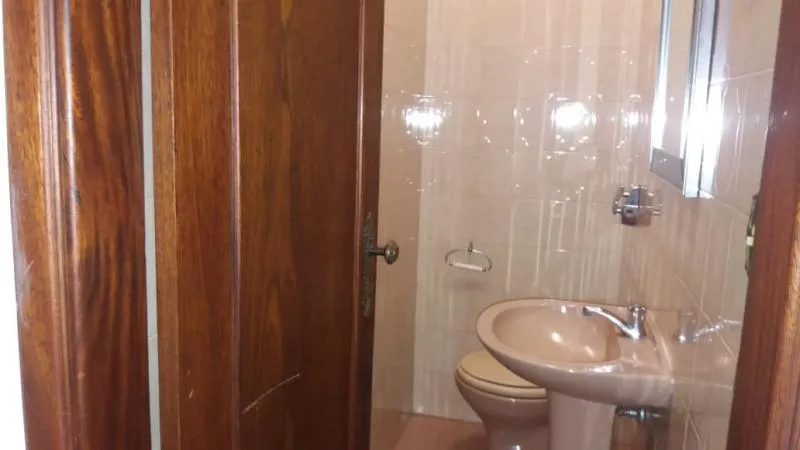 Casa à venda — foto 1 de 3