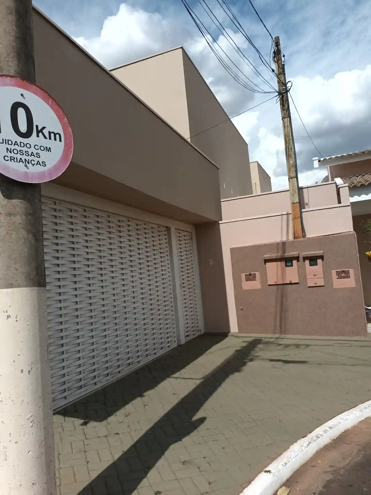 Casa de Condomínio com 4 quartos à venda, 400m² — foto 2 de 16