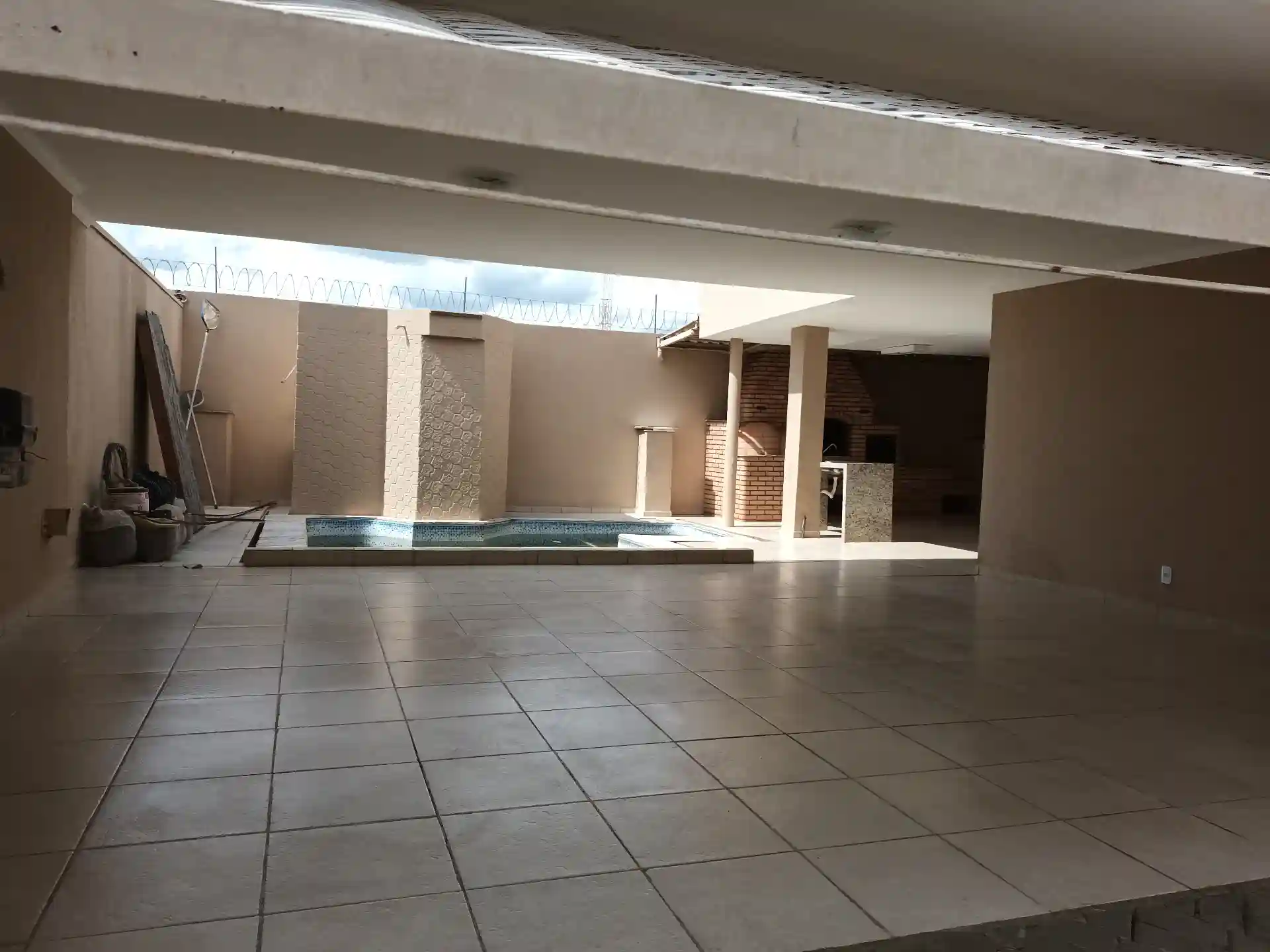 Casa de Condomínio com 4 quartos à venda, 400m² — foto 3 de 16