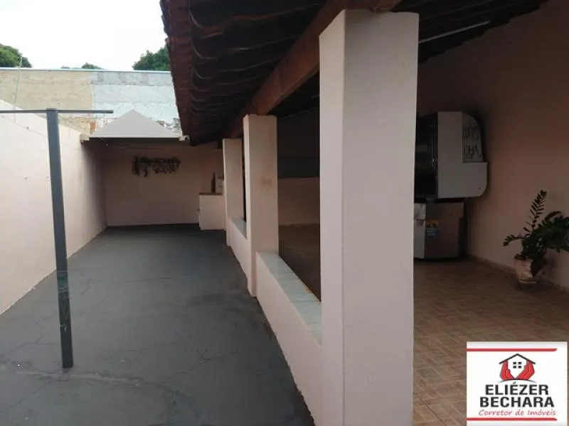 Casa à venda — foto 1 de 3