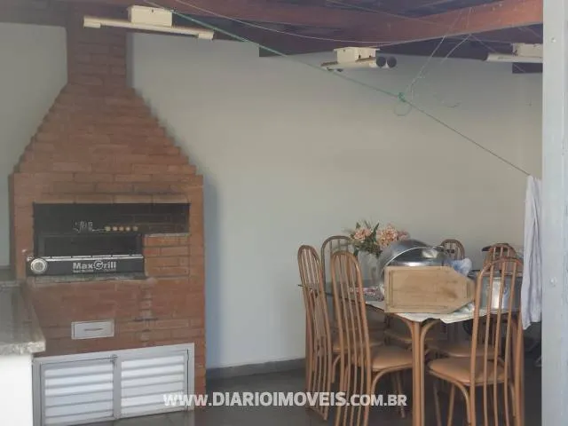 Casa à venda — foto 1 de 3