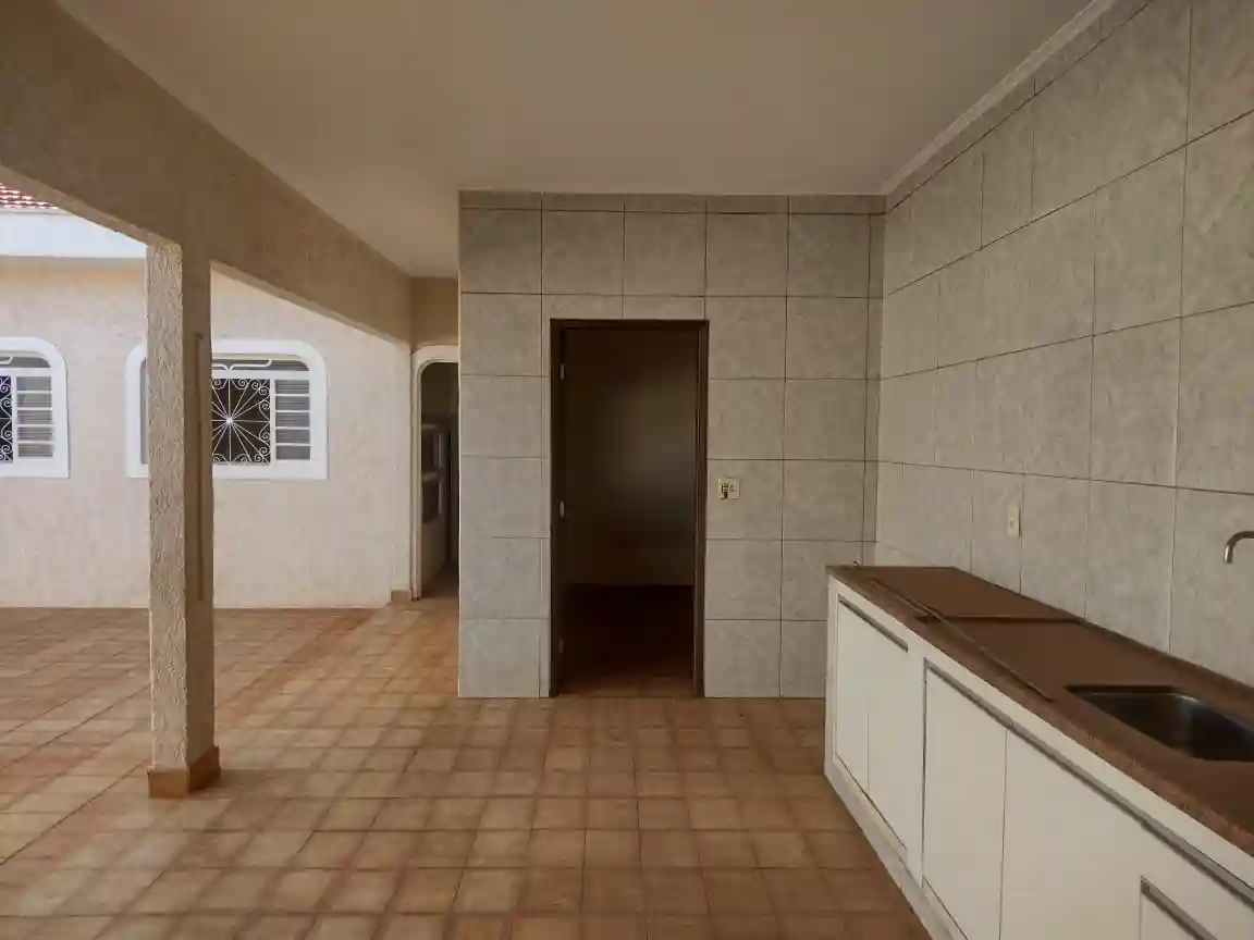 Casa com 3 quartos à venda, 220m² — foto 12 de 17