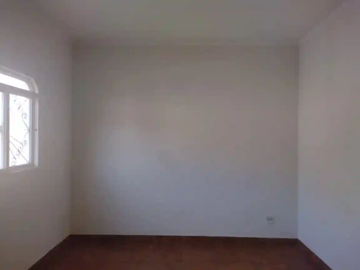 Casa com 3 quartos à venda, 220m² — foto 4 de 17