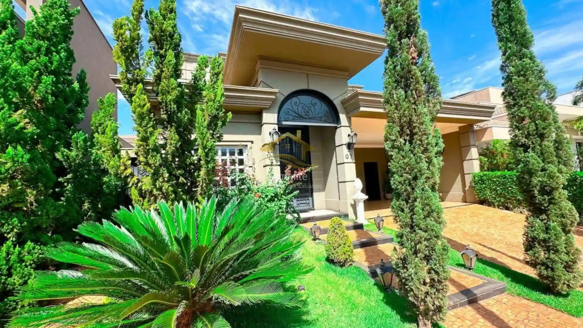 Casa de Condomínio com 4 quartos à venda, 377m² — foto 1 de 30