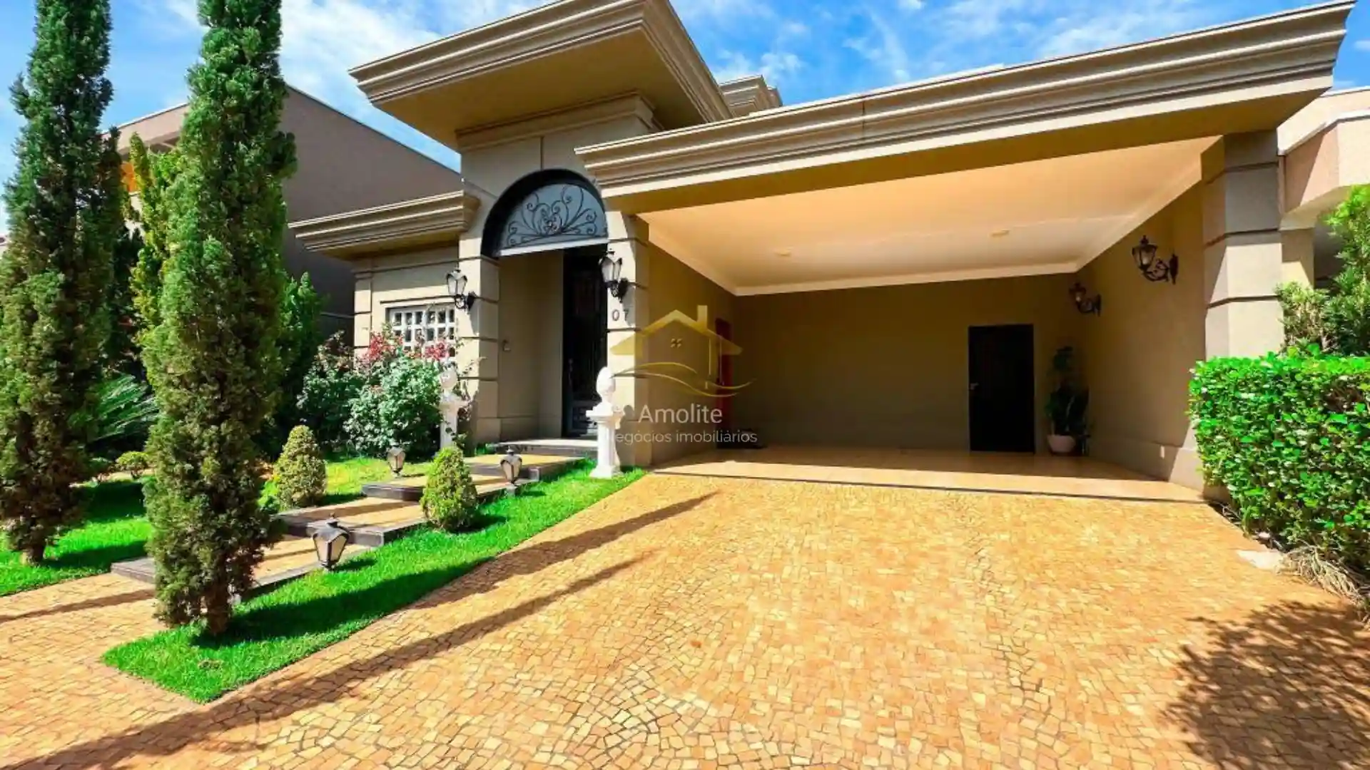 Casa de Condomínio com 4 quartos à venda, 377m² — foto 2 de 30