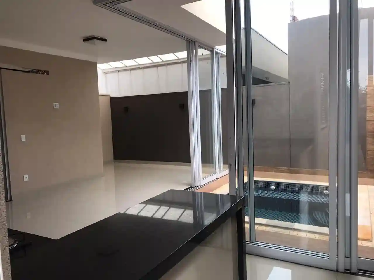 Casa de Condomínio com 3 quartos à venda, 400m² — foto 8 de 9