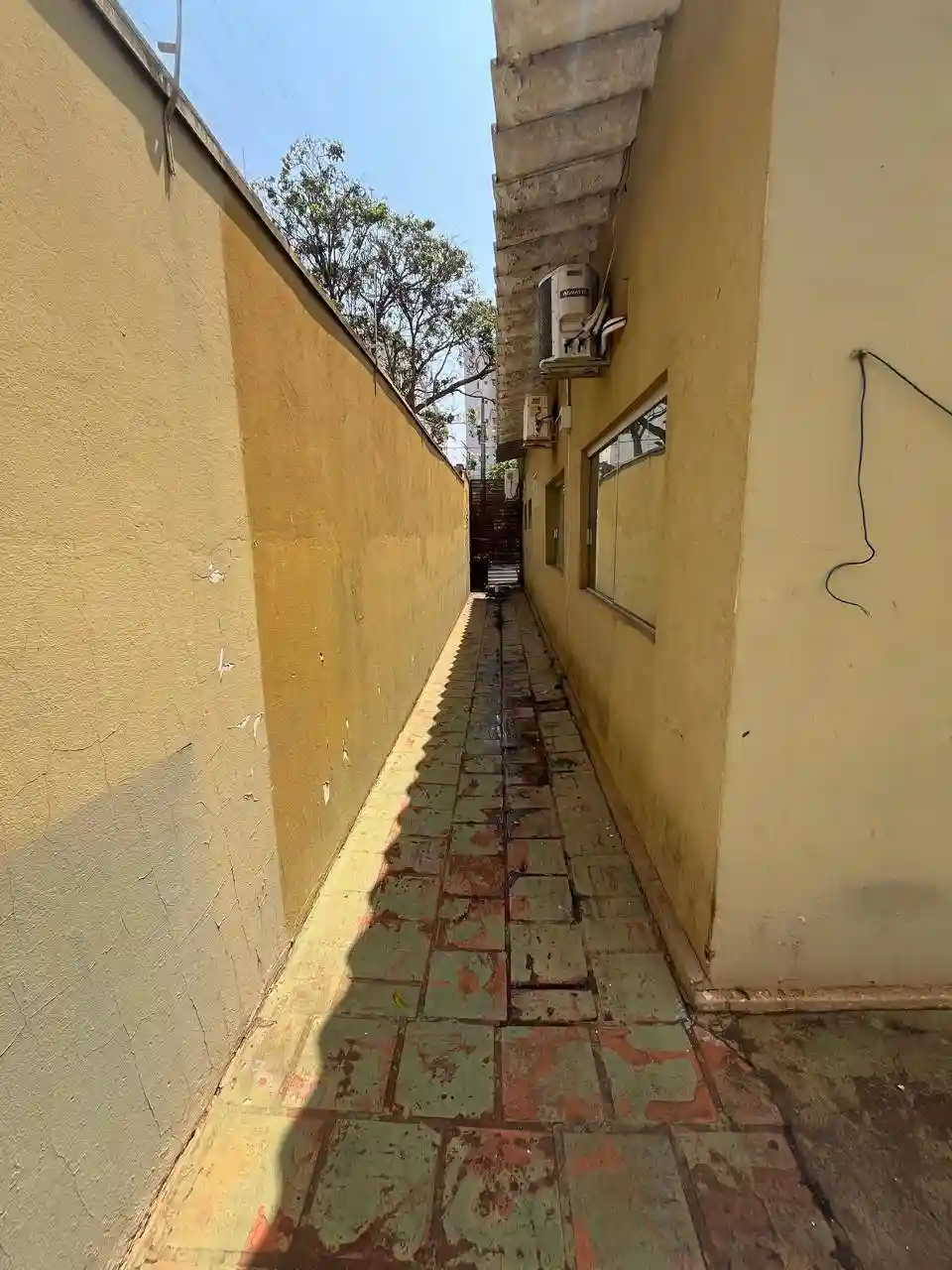 Casa Comercial com 4 quartos para aluguel, 200m² — foto 22 de 24