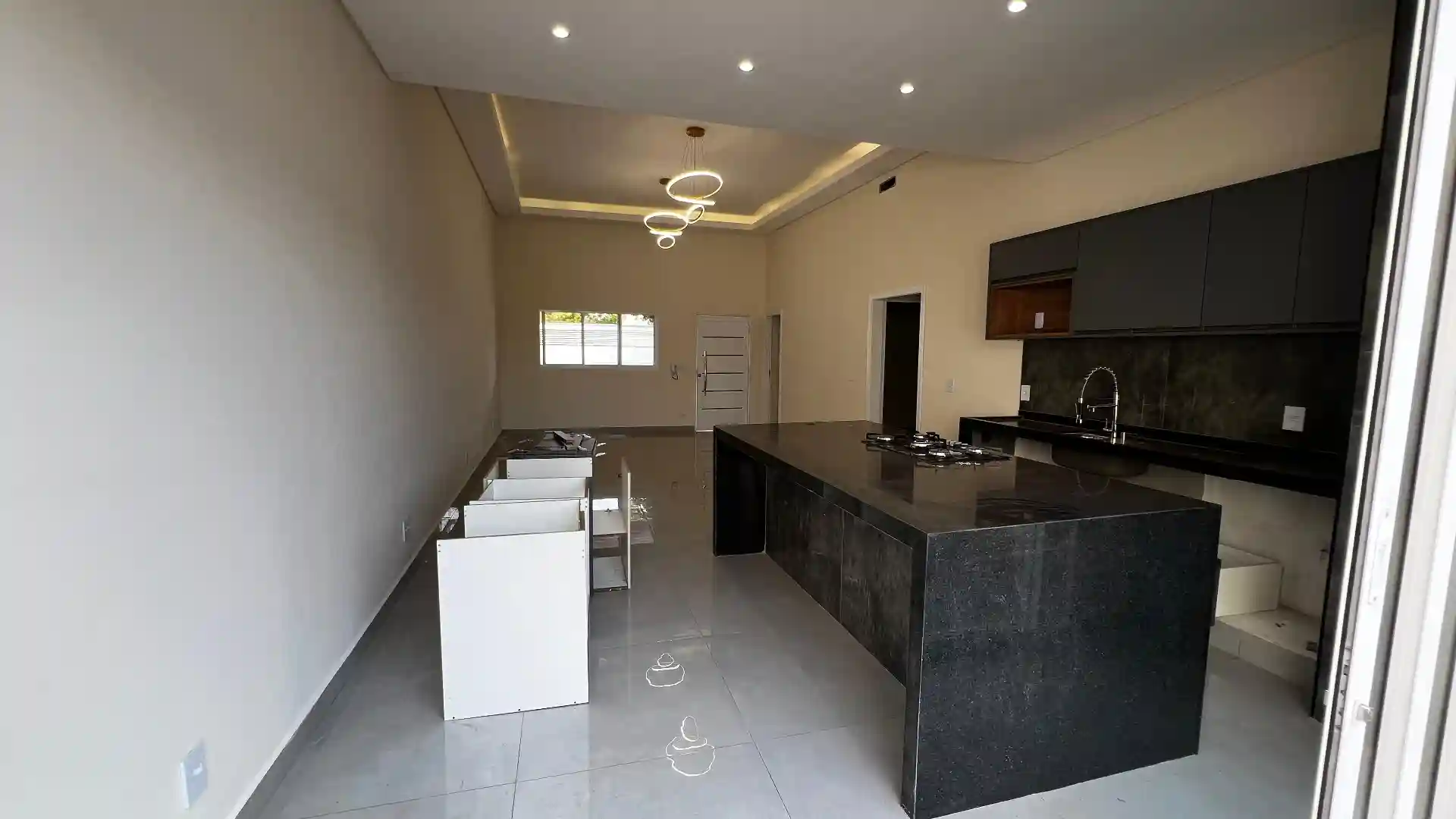 Casa com 3 quartos à venda, 235m² — foto 2 de 24