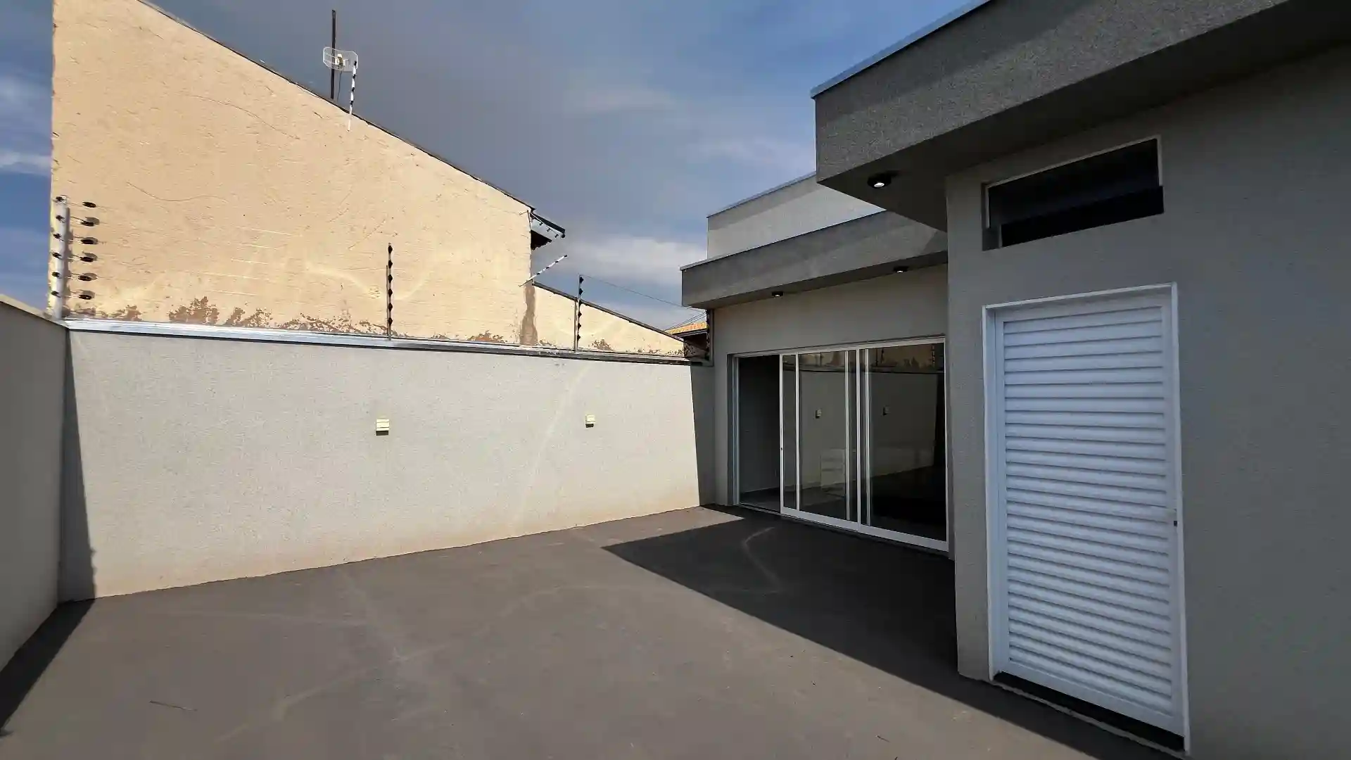 Casa com 3 quartos à venda, 235m² — foto 3 de 24