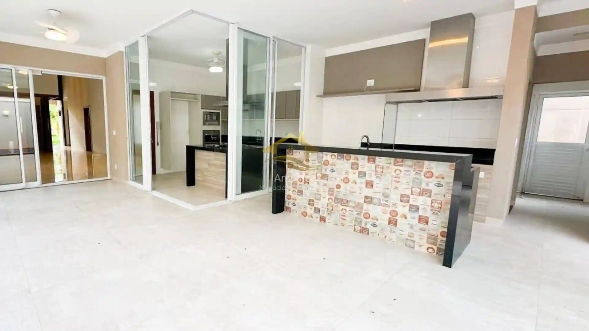 Casa de Condomínio com 3 quartos à venda, 226m² — foto 9 de 28