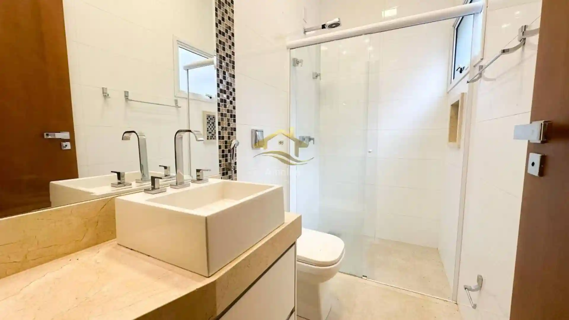 Casa de Condomínio com 3 quartos à venda, 226m² — foto 16 de 28