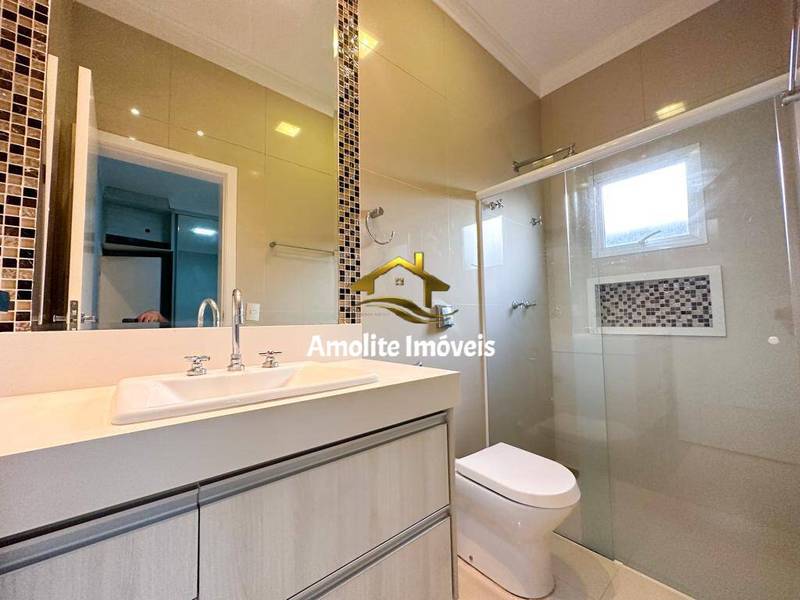 Casa de Condomínio com 3 quartos à venda, 250m² — foto 12 de 38