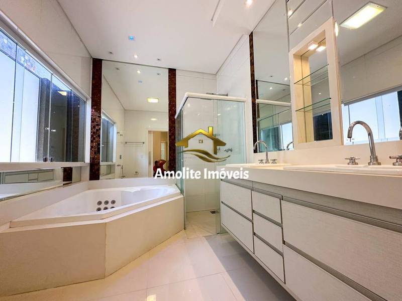 Casa de Condomínio com 3 quartos à venda, 250m² — foto 9 de 38