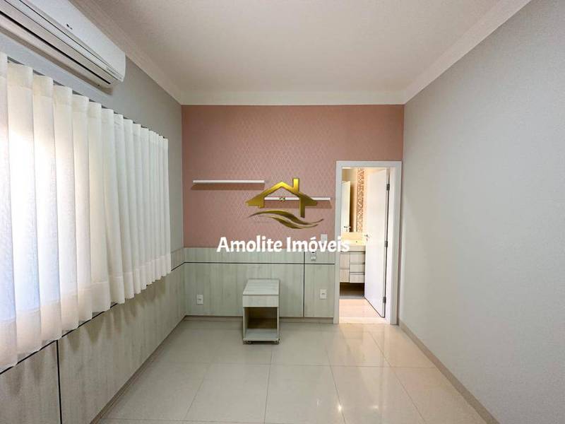 Casa de Condomínio com 3 quartos à venda, 250m² — foto 11 de 38