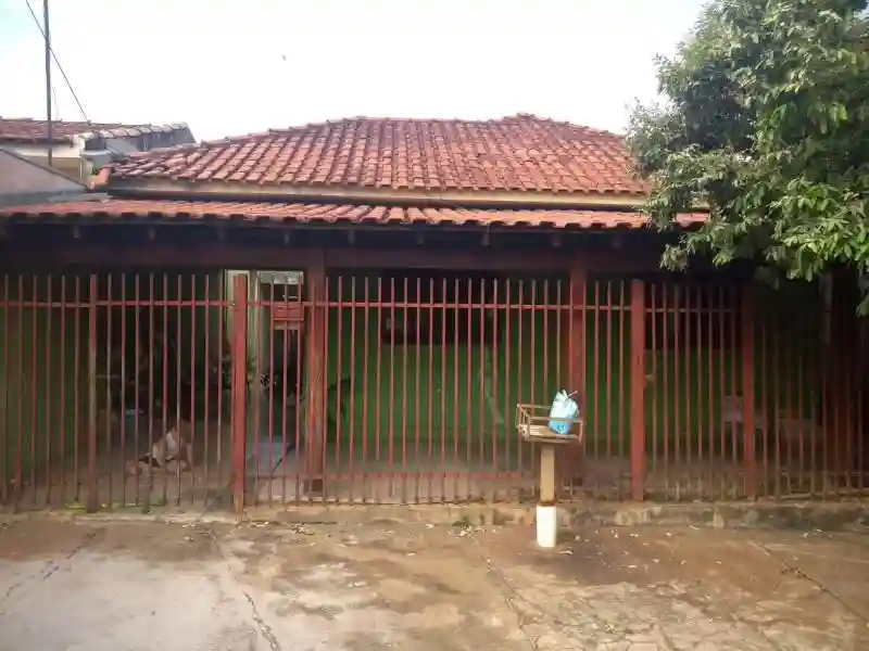Casa à venda — foto 1 de 2