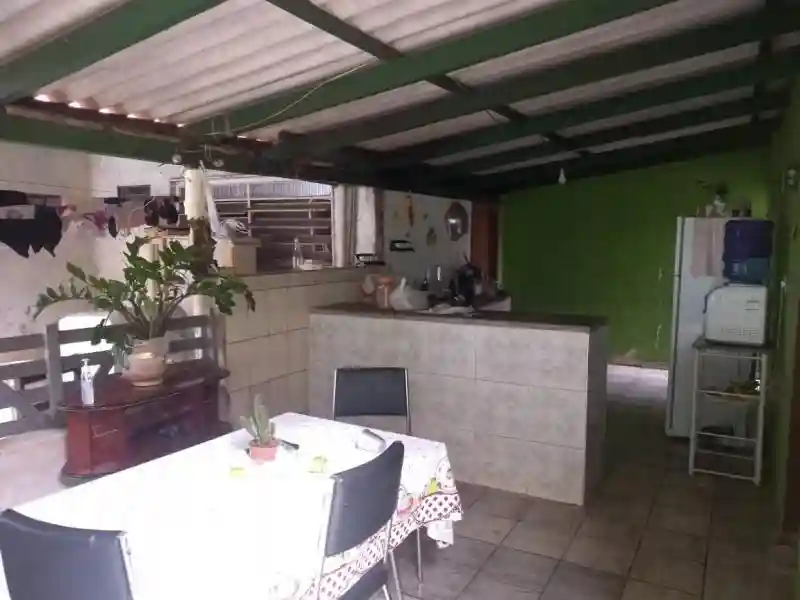 Casa à venda — foto 2 de 2