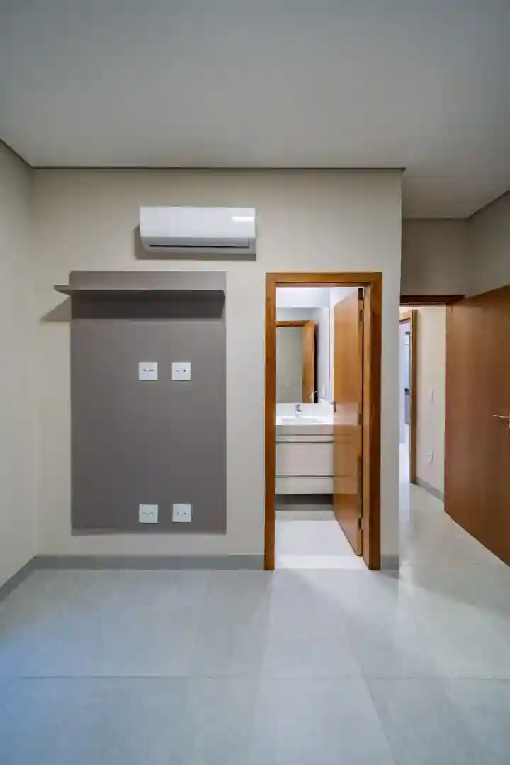 Casa de Condomínio com 3 quartos à venda, 258m² — foto 9 de 16