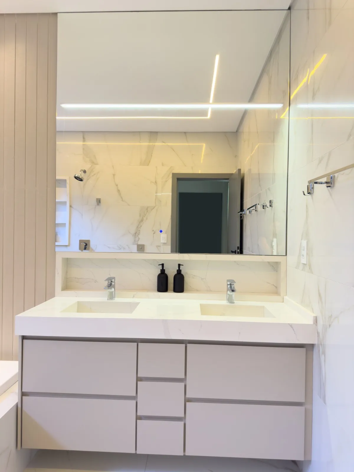 Casa de Condomínio com 3 quartos à venda, 250m² — foto 27 de 41